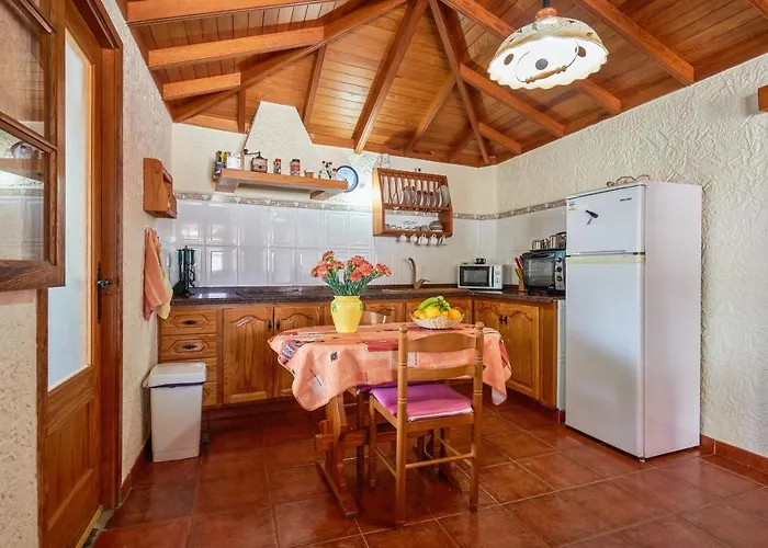 度假居 Charming House In With Shared Pool *