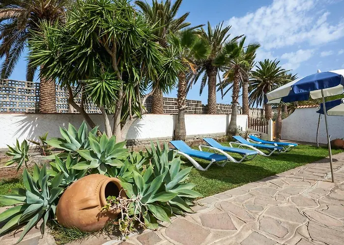 度假居 Charming House In With Shared Pool *