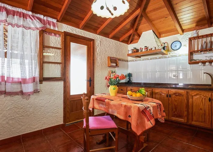 度假居 Charming House In With Shared Pool