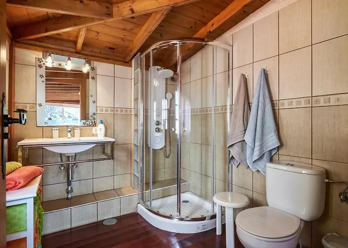 Feriehus Charming House In With Shared Pool