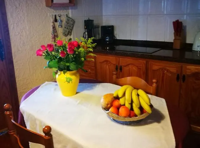 Charming House In With Shared Pool 度假居