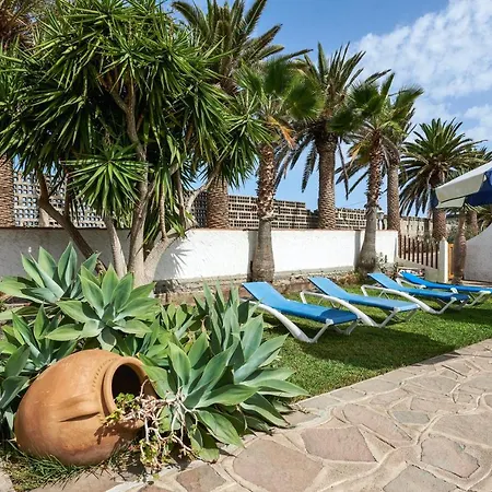 Feriehus Charming House In With Shared Pool *