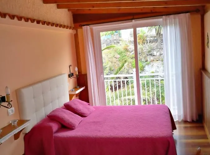 Charming House In With Shared Pool Buenavista del Norte